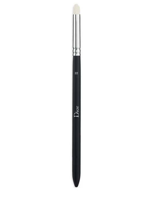 Dior Backstage Small Eyeshadow Blending Brush N22 3 Dior Backstage Small Eyeshadow Blending Brush N22